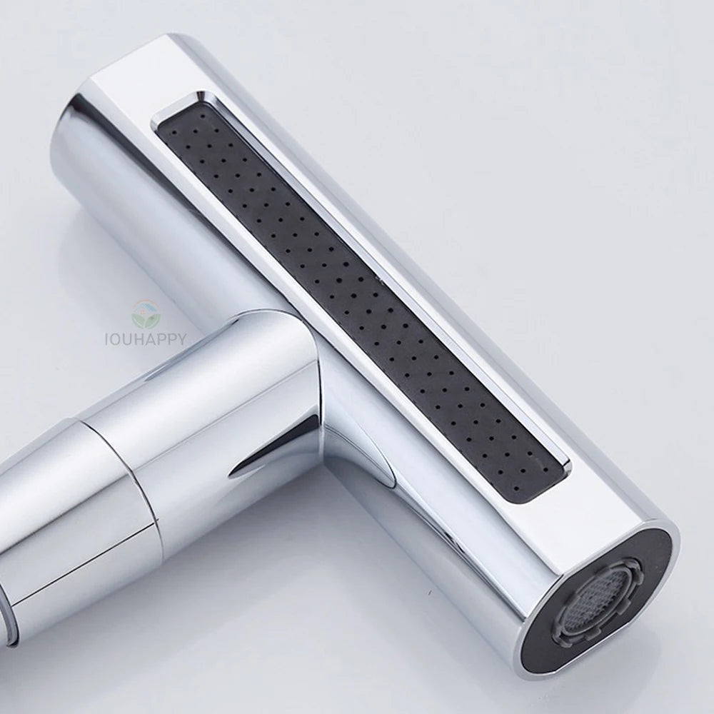 Torneira de cozinha cascata de 4 modos universal 360 ° Torneira giratória para pia montada em deck de furo único quente e frio de aço inoxidável com braço oscilante