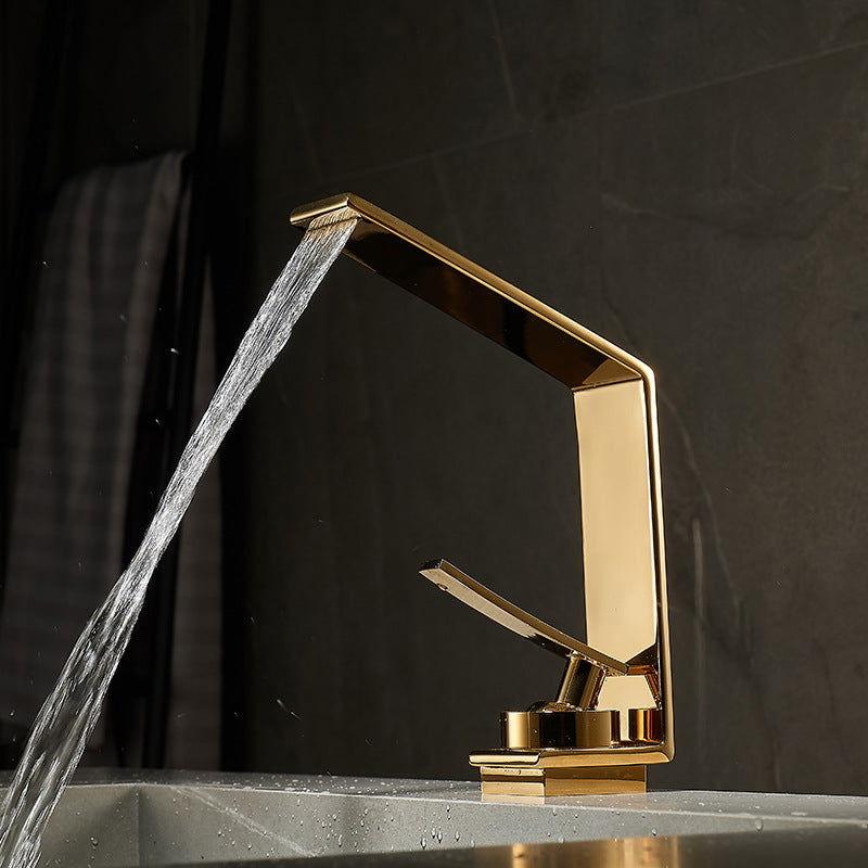 Torneira de Bancada para Banheiro com Cascata Elegante e Sofisticada - Unique