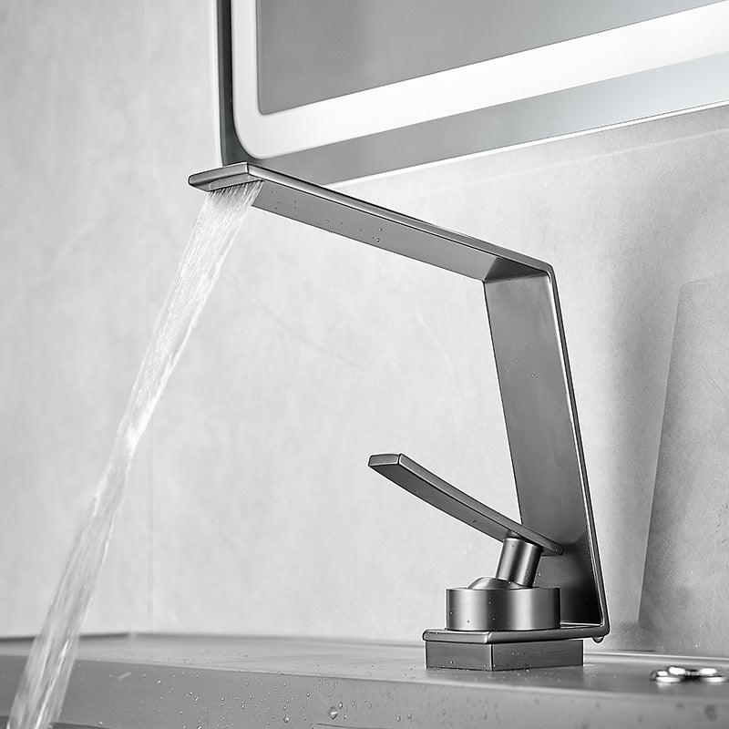 Torneira de Bancada para Banheiro com Cascata Elegante e Sofisticada - Unique