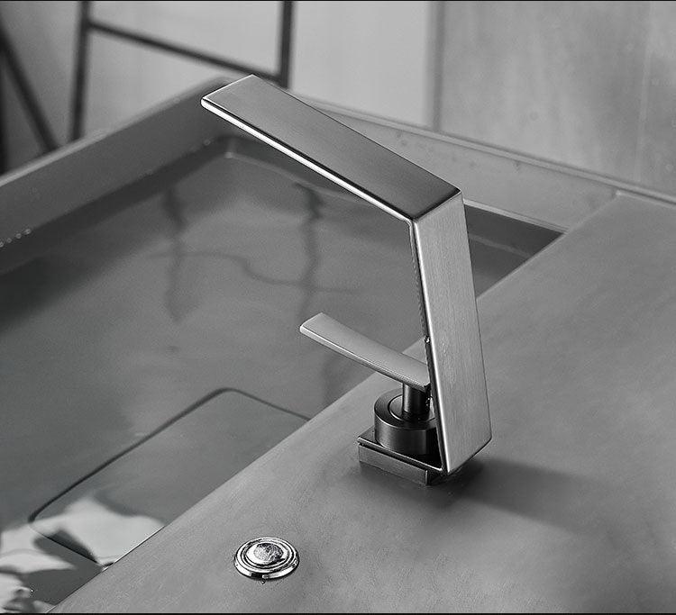 Torneira de Bancada para Banheiro com Cascata Elegante e Sofisticada - Unique