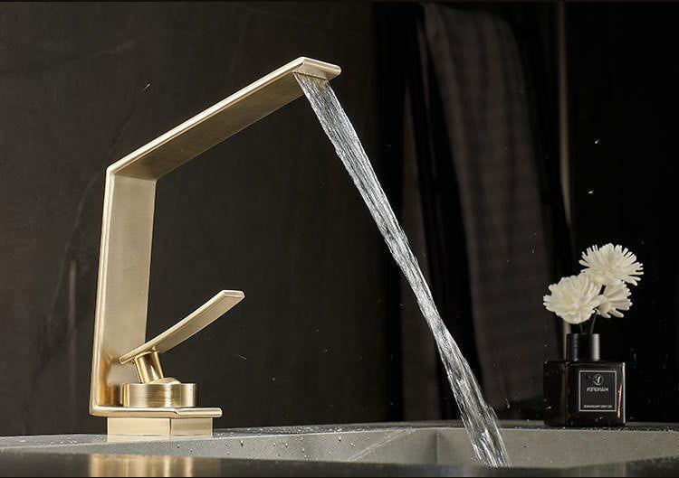 Torneira de Bancada para Banheiro com Cascata Elegante e Sofisticada - Unique