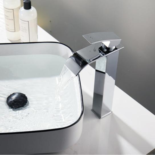 Torneira de Bancada para Banheiro e Lavabo Bica Alta com Cascata Elegante - Unique